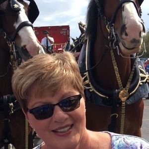 Meet your Posher, Darlene